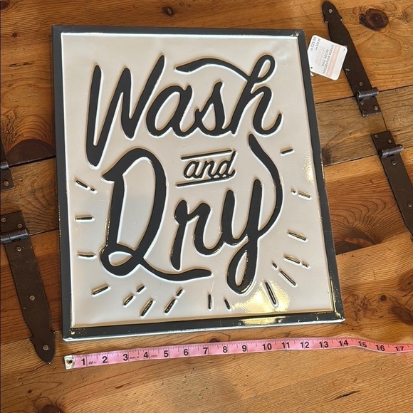 Gray and White 'Wash and Dry' Wall Sign - Picture 3 of 7